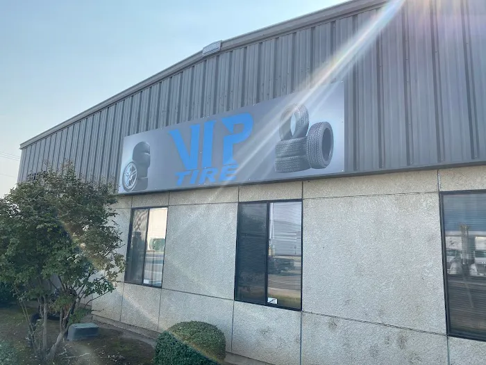 VIP tire 0