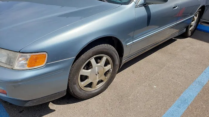 Low Acosta's Auto Body 3