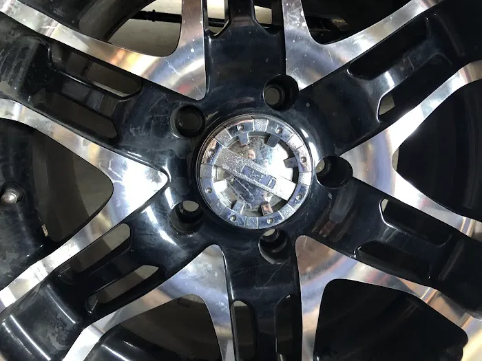 Reyes tires shop 1