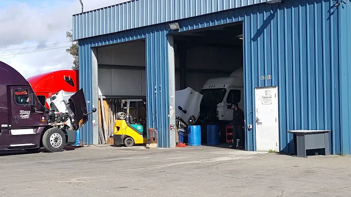 Crosspoint Truck and Trailer Repair 7