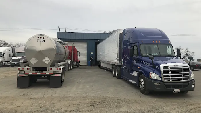 Crosspoint Truck and Trailer Repair 9
