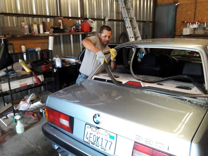 Auto Glass And Window Repair 6