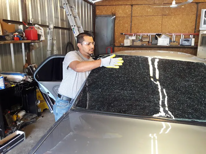 Auto Glass And Window Repair 8