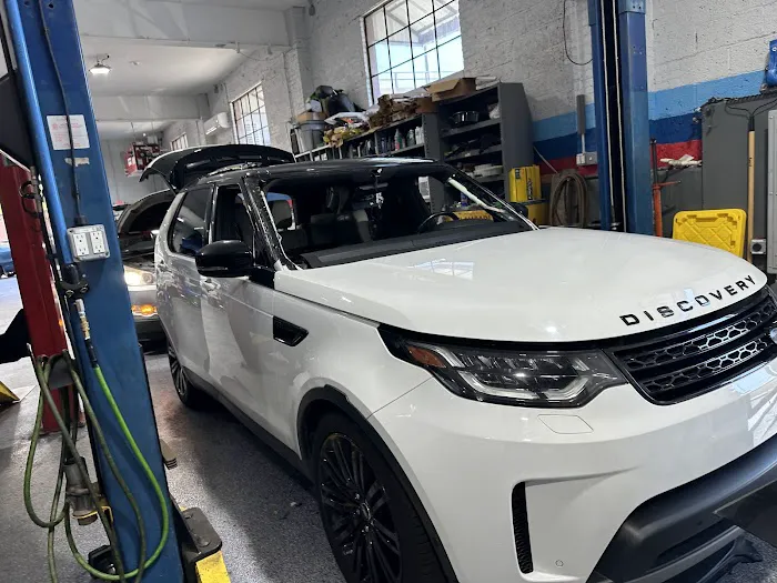 Xtreme Auto Glass replacement inc 8