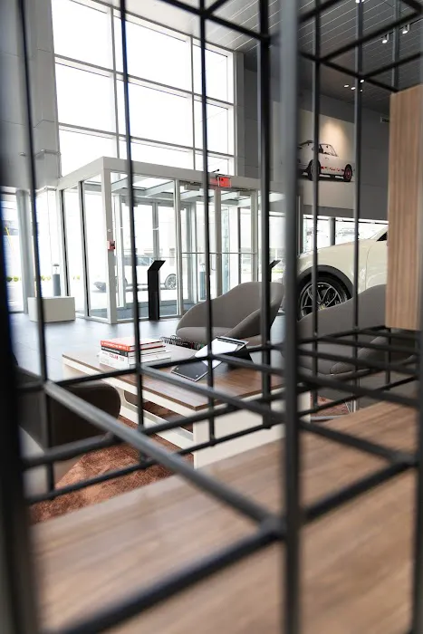 Porsche South Shore Service Center 4