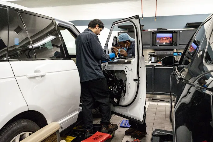 Land Rover Freeport Service Center 6