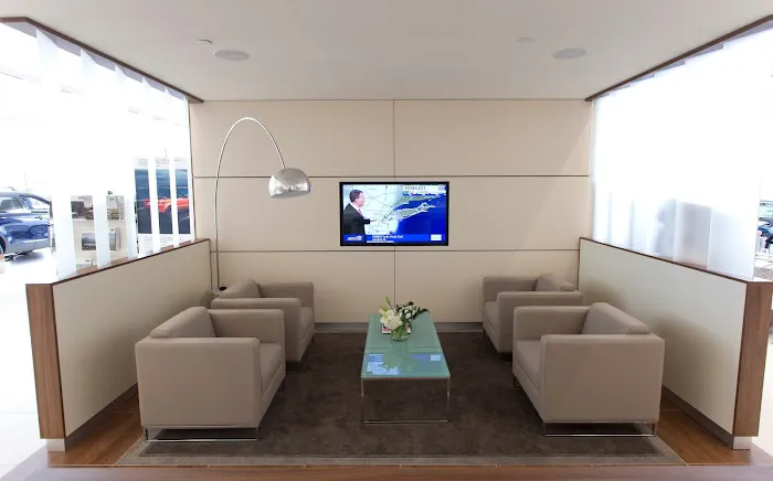 Land Rover Freeport Service Center 9