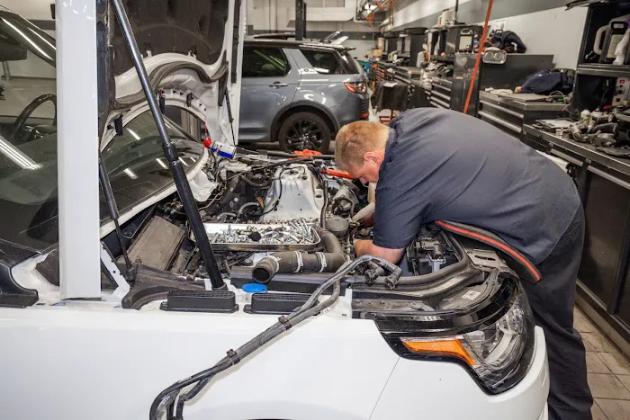Land Rover Freeport Parts Store 7
