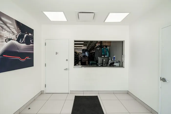 Land Rover Freeport Parts Store 6