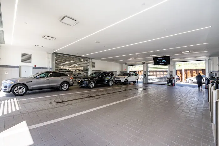 Jaguar Freeport Parts Store 7