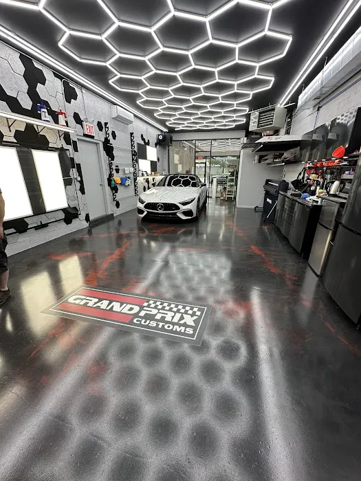 Grand Prix Customs 8