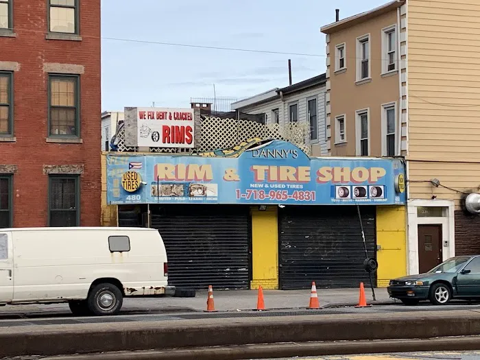 EL REY AZTECA TIRE SHOP. 6