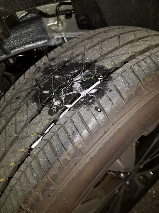 Las Rodriguez 24hr Tire shop 4