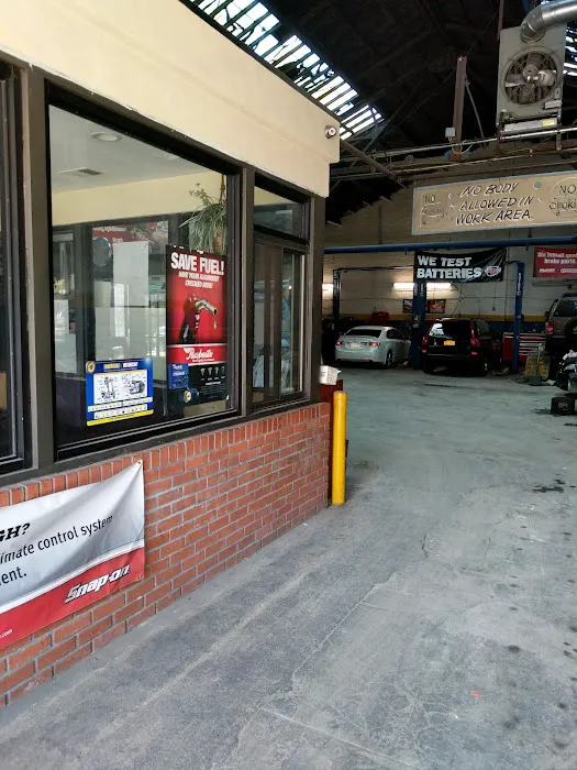 Lucky Trade Automotive 4