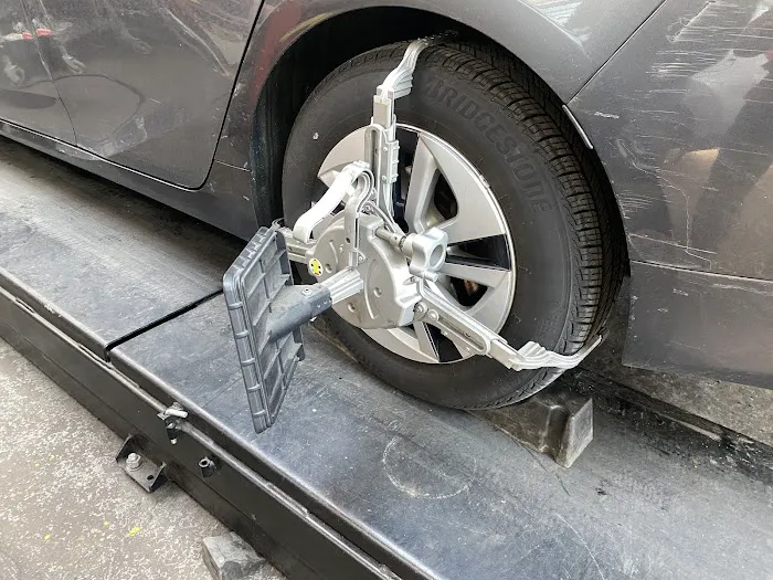 High Quality Auto Repair & Body Shop 7