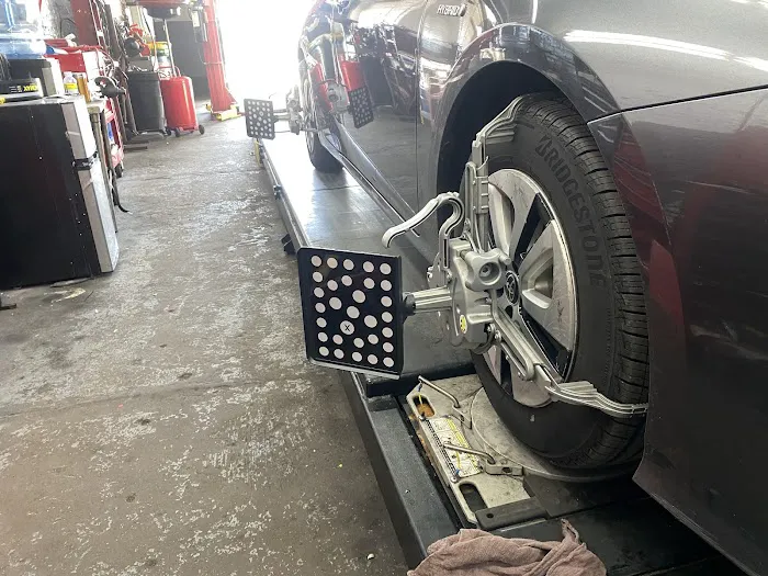 High Quality Auto Repair & Body Shop 3