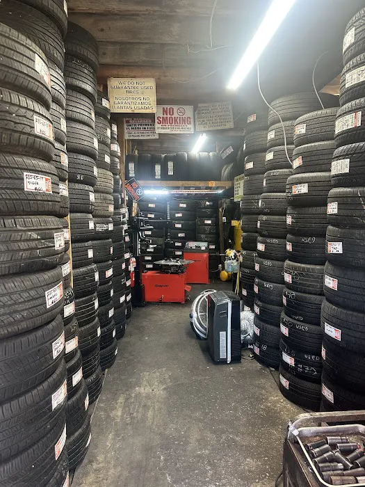 Professional tire shop 9