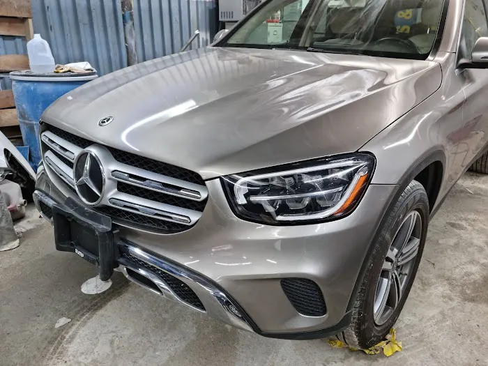 LM Auto Body Repair 4