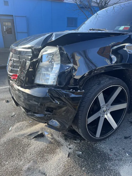 LM Auto Body Repair 0