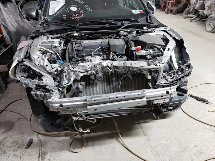 LM Auto Body Repair 2