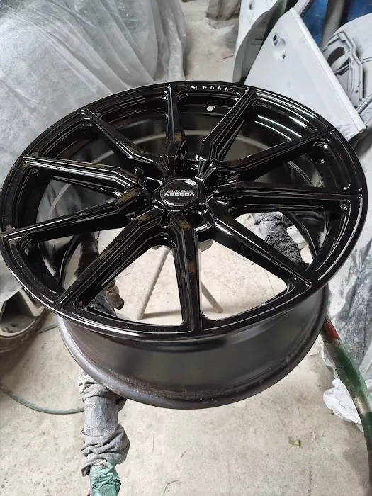 LM Auto Body Repair 3
