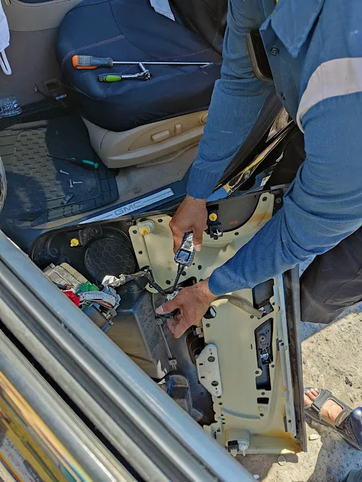 Carlos Auto Electric 8