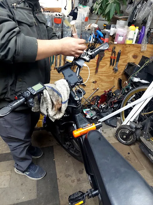 Frank's Electric Bikes Shop 3