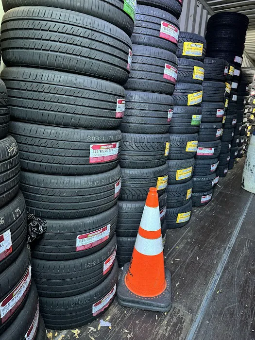 24HR Tire To Go Full service 6