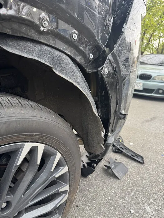 Foreign Auto collision 0
