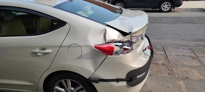 Dean's Expert Auto Body 1