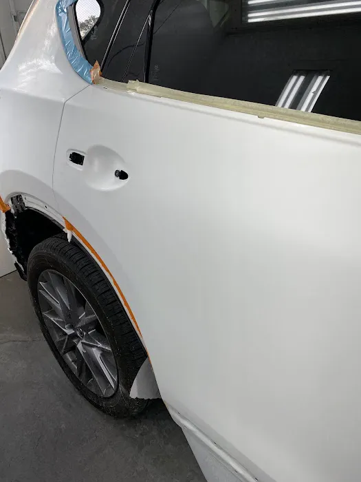 Dean's Expert Auto Body 7