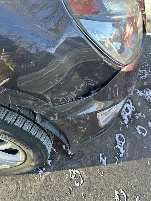Dean's Expert Auto Body 8