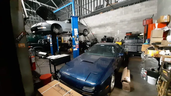 D R Auto Repair & Body Shop 3