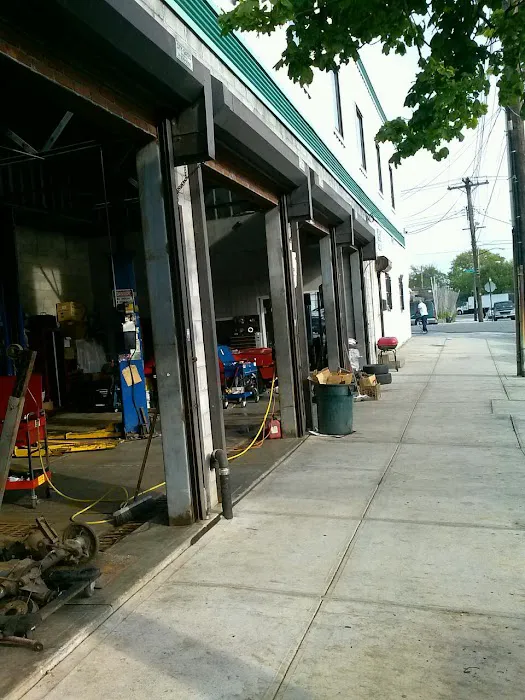 D R Auto Repair & Body Shop 1