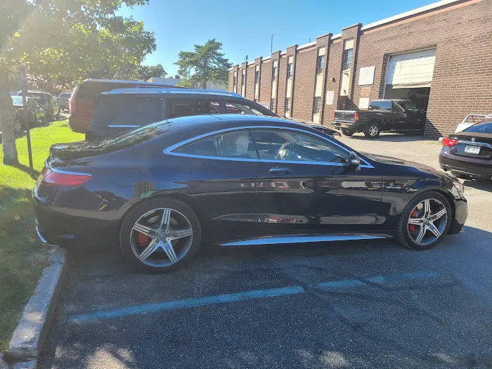 Maximum Auto Body 0