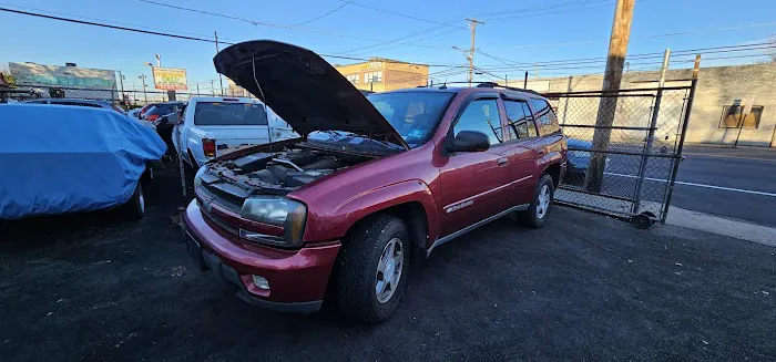 Dario's Auto Repair Shop 3