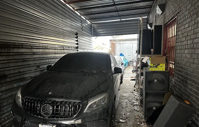 I&S AUTOBODY 0