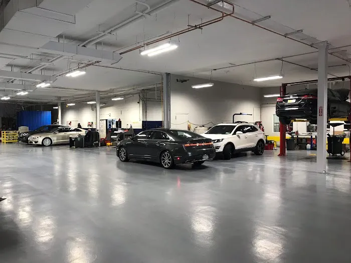 Lincoln of Queens Service Center 7
