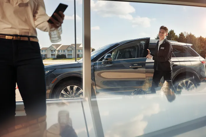Lincoln of Queens Service Center 9