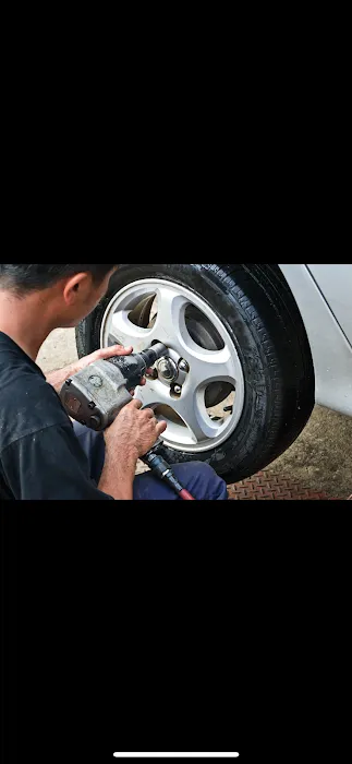 L.A. Pitstop Tire Shop 8