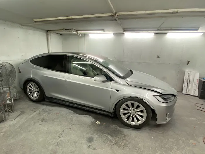 J&V AUTOBODY 8