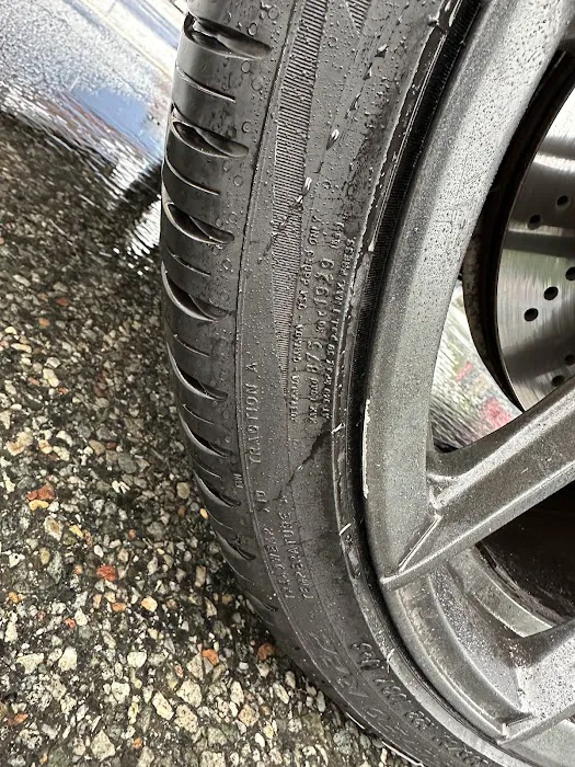 Alamar Tire Shop 8