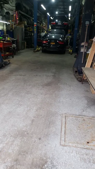 Family Auto Repair Shop 2
