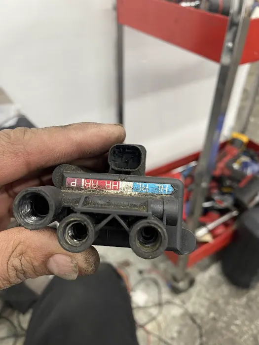 CARLTRONIC AUTO REPAIR LLC 6