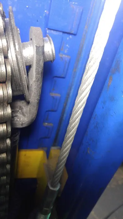 Lou's Auto Repair 4