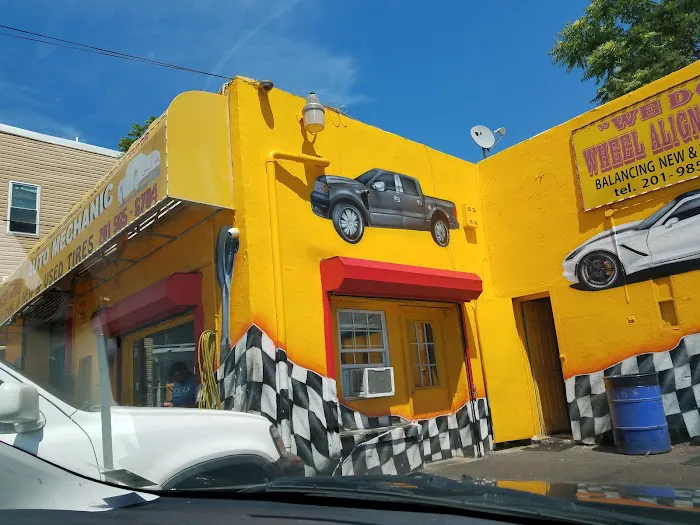 Marcos Tire Family 4