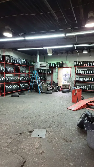 Marcos Tire Family 0