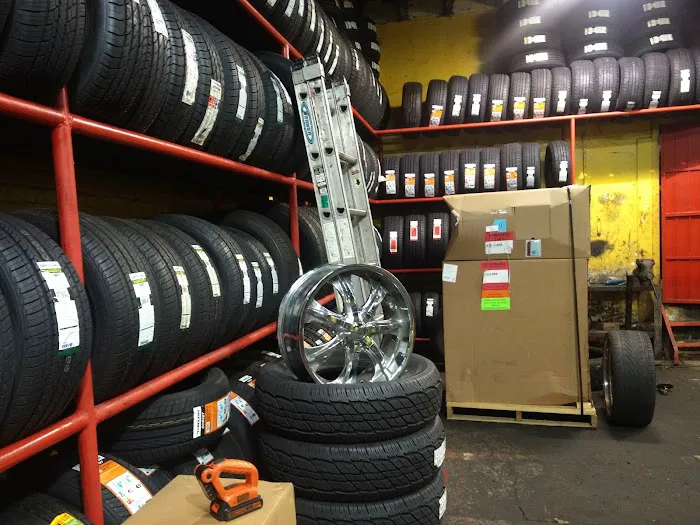 Marcos Tire Family 8