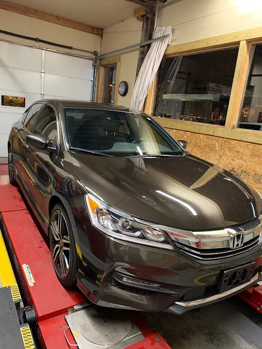 Vavi's Tire Shop 1