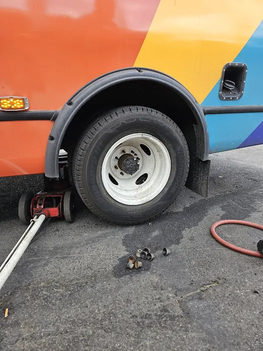 Service Tire Truck Centers - Road Service at Bronx, NY 4